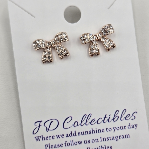 Swarovski Crystal Elements Rose Gold Bow Earrings Clear 1/2 inch Prom Bridal - Picture 1 of 4